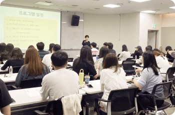 직장인 대상 마인드카페 워크샵 장면